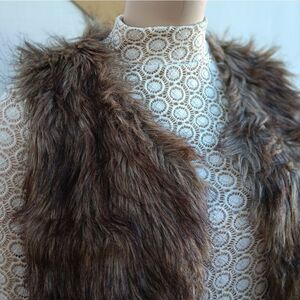 NWT RUE21 Brown Faux Fur Pocketed Closeable Lined Vest - L/XL